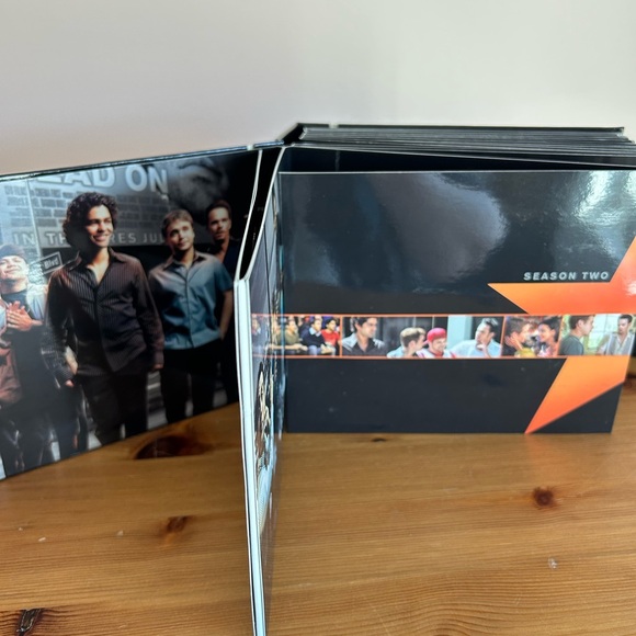 Entourage Series DVD Collection - Picture 9 of 14